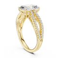 Pear Majesty Diamond Ring